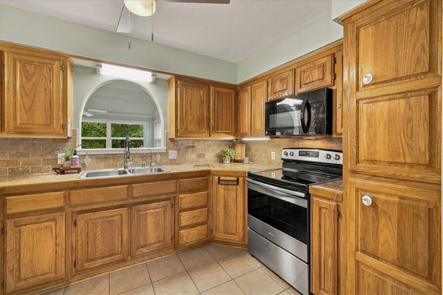 21 Hatcher Drive, Bella Vista, AR 72715