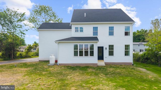 394 RENNINGER RD, Perkiomenville, PA 18074