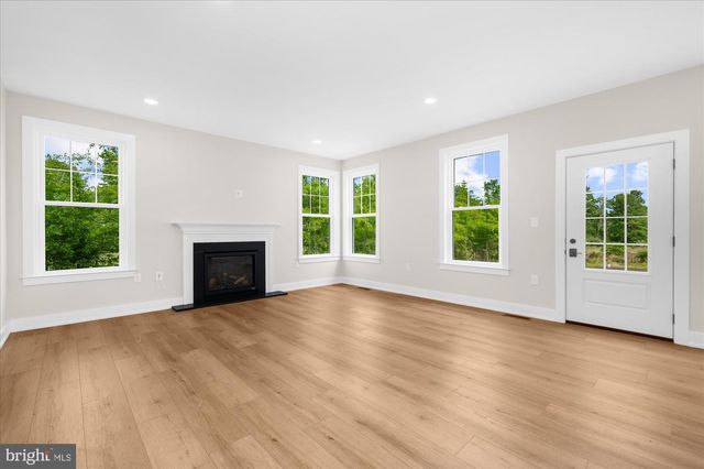 394 RENNINGER RD, Perkiomenville, PA 18074