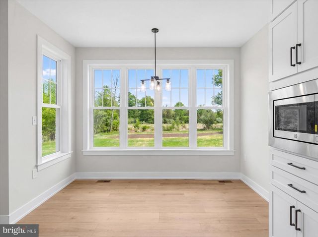 394 RENNINGER RD, Perkiomenville, PA 18074