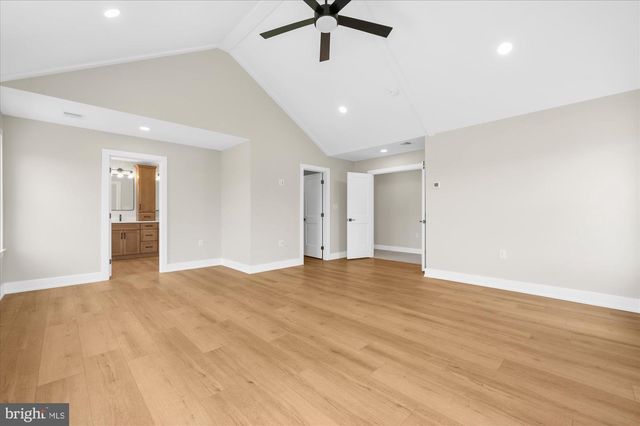 394 RENNINGER RD, Perkiomenville, PA 18074