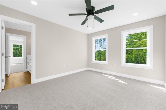 394 RENNINGER RD, Perkiomenville, PA 18074