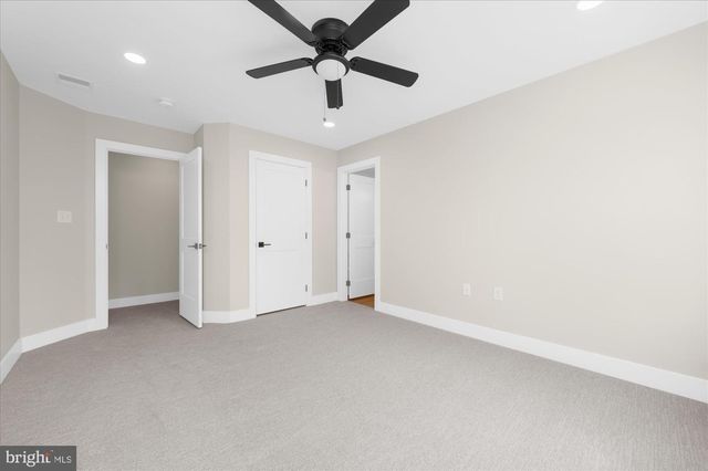394 RENNINGER RD, Perkiomenville, PA 18074
