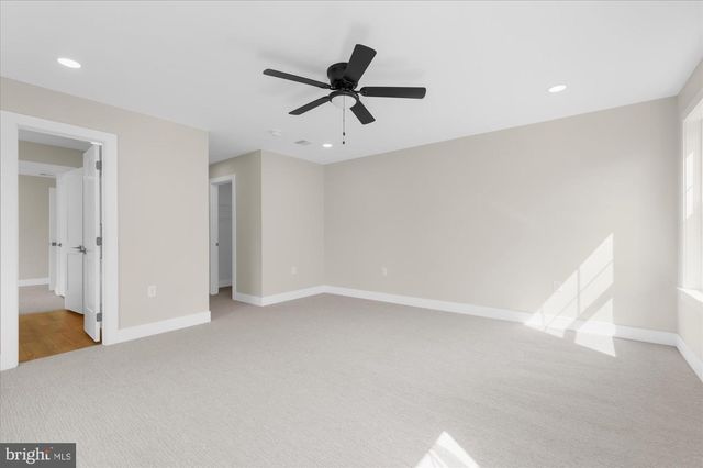 394 RENNINGER RD, Perkiomenville, PA 18074