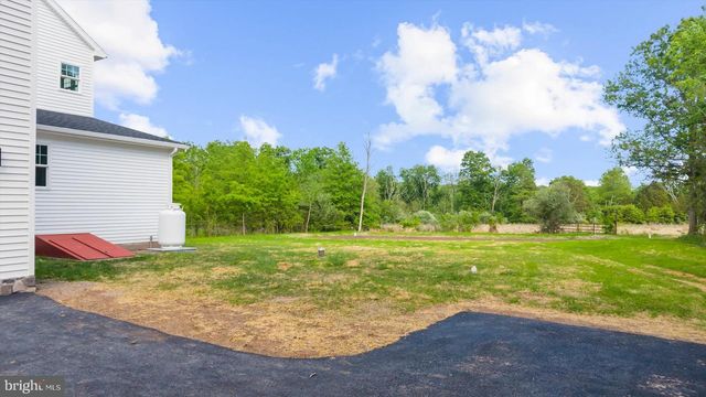 394 RENNINGER RD, Perkiomenville, PA 18074