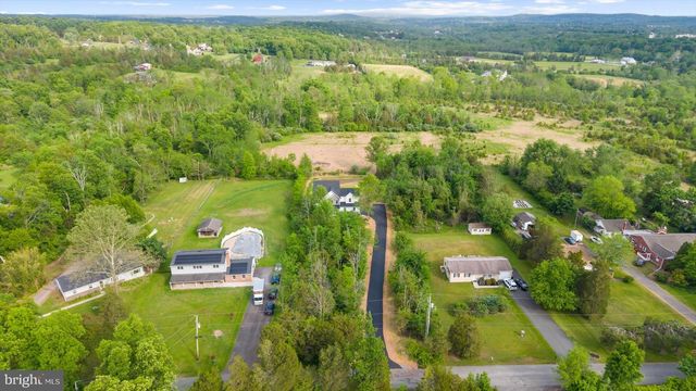 394 RENNINGER RD, Perkiomenville, PA 18074