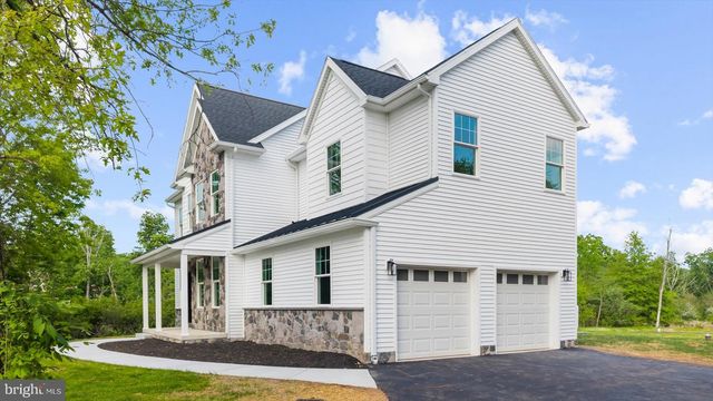 394 RENNINGER RD, Perkiomenville, PA 18074