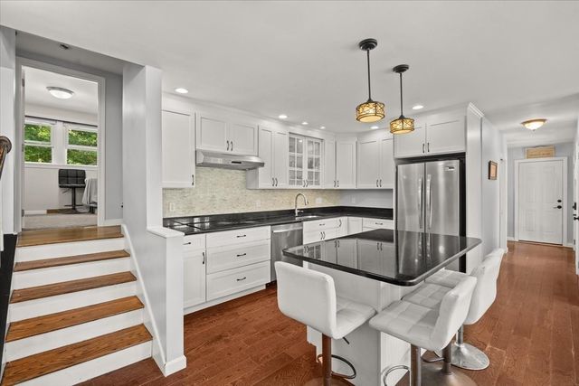 38 Fruit St, Mansfield, MA 02048
