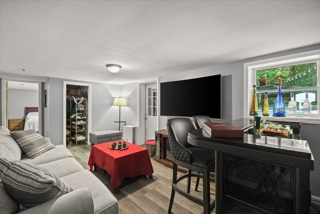 38 Fruit St, Mansfield, MA 02048