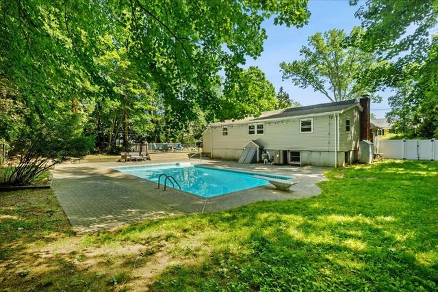 38 Fruit St, Mansfield, MA 02048