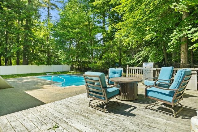 38 Fruit St, Mansfield, MA 02048