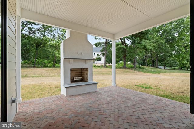725 W CURRY DR, Blue Bell, PA 19422