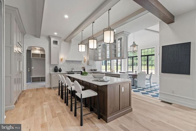 725 W CURRY DR, Blue Bell, PA 19422
