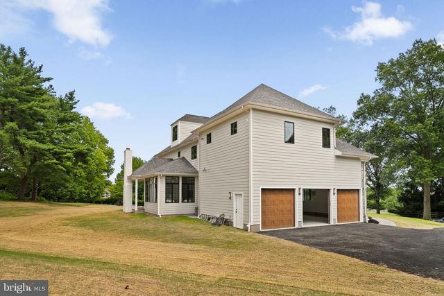 725 W CURRY DR, Blue Bell, PA 19422