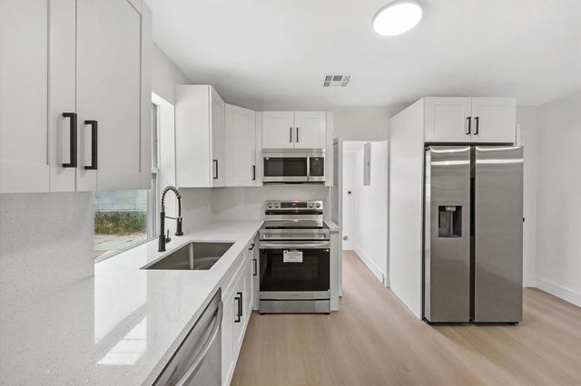 1803 Service Road, North Palm Beach, FL 33408