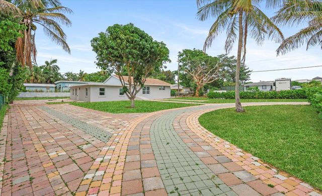 1803 Service Road, North Palm Beach, FL 33408