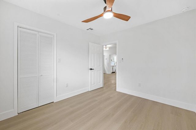 1803 Service Road, North Palm Beach, FL 33408
