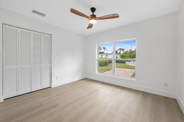 1803 Service Road, North Palm Beach, FL 33408