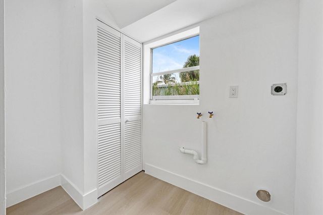1803 Service Road, North Palm Beach, FL 33408