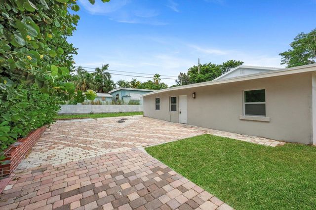 1803 Service Road, North Palm Beach, FL 33408