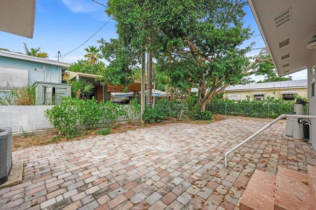 1803 Service Road, North Palm Beach, FL 33408
