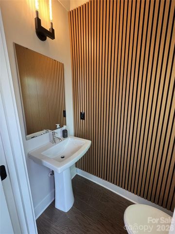 322 E Cama Street, Charlotte, NC 28217