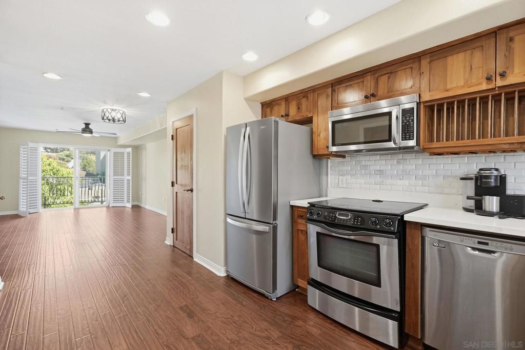 801 W Hawthorn 406, San Diego, CA 92101 — photo 2