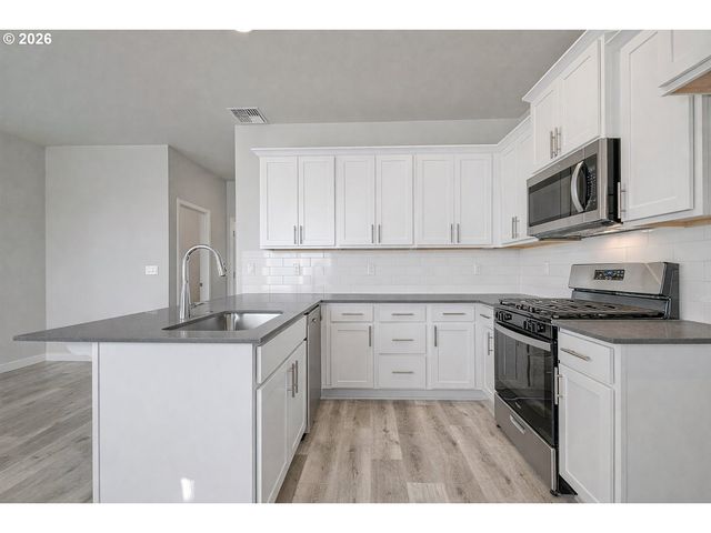 2117 36th Ave, Forest Grove, OR 97116