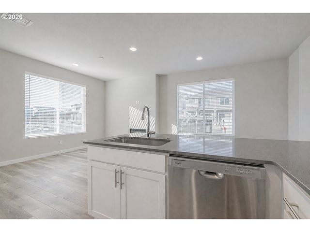 2117 36th Ave, Forest Grove, OR 97116