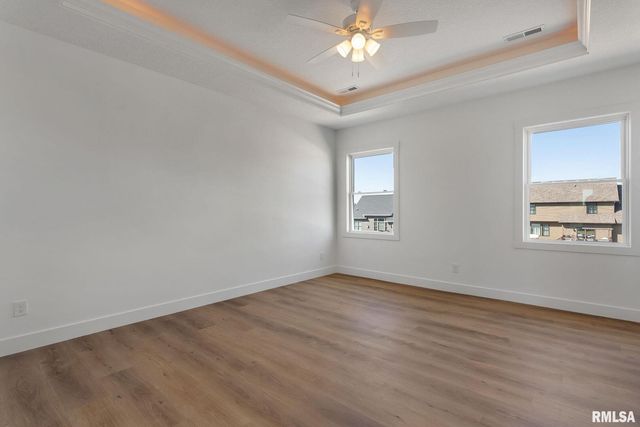 6574 Pelican Street, Bettendorf, IA 52722