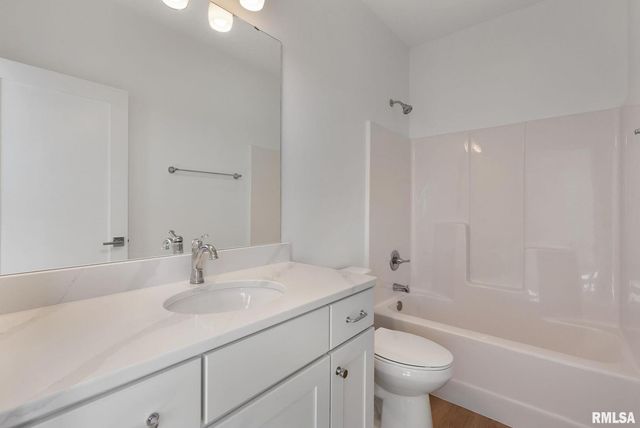 6574 Pelican Street, Bettendorf, IA 52722