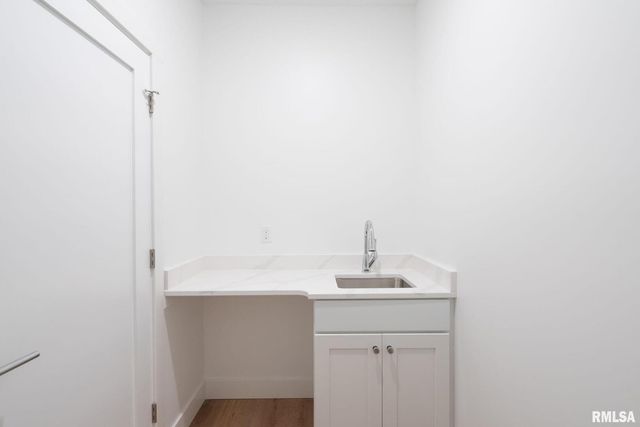 6574 Pelican Street, Bettendorf, IA 52722