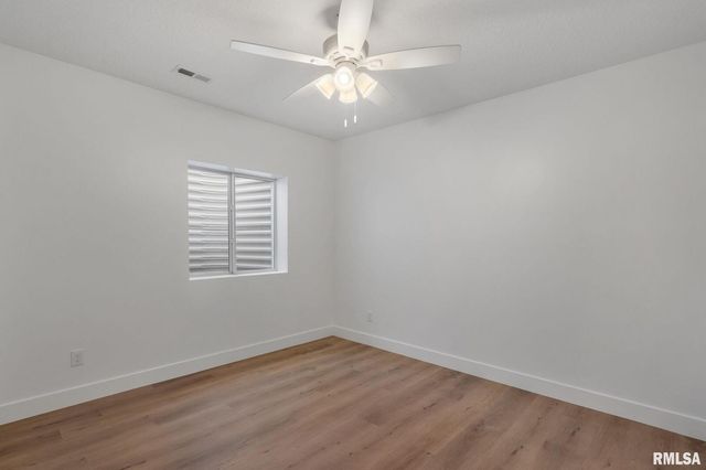 6574 Pelican Street, Bettendorf, IA 52722