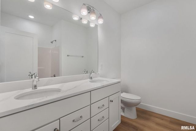 6574 Pelican Street, Bettendorf, IA 52722