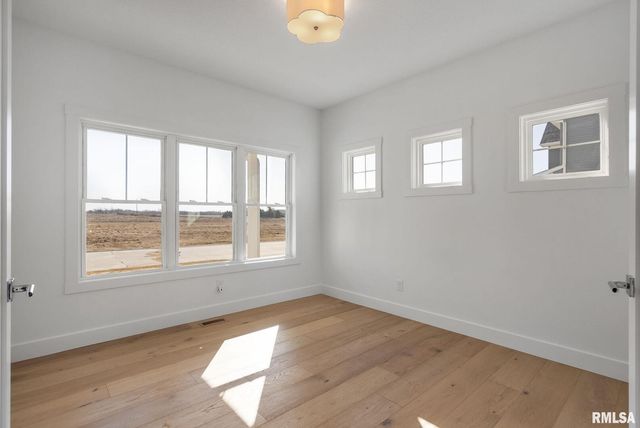 6574 Pelican Street, Bettendorf, IA 52722