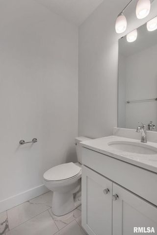 6574 Pelican Street, Bettendorf, IA 52722