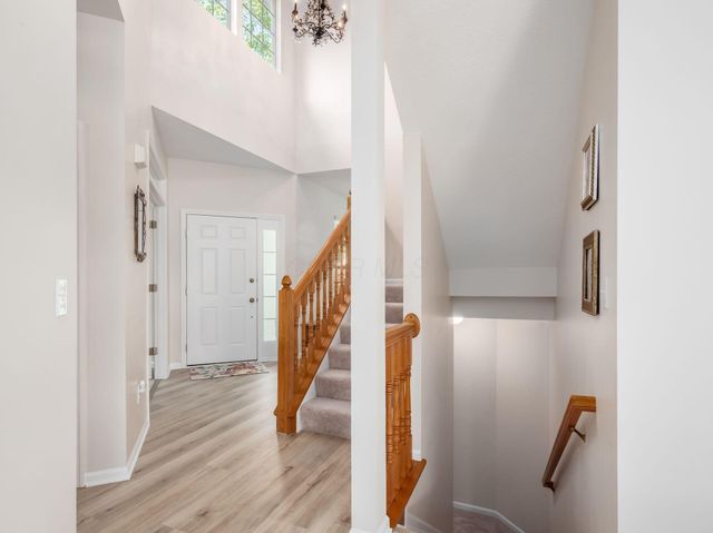 2037 Kingman Court, Lewis Center, OH 43035