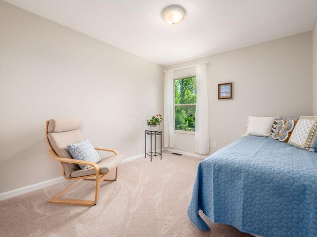 2037 Kingman Court, Lewis Center, OH 43035