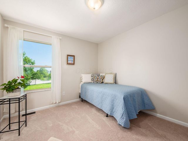 2037 Kingman Court, Lewis Center, OH 43035