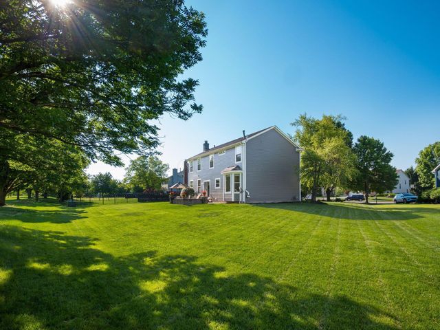 2037 Kingman Court, Lewis Center, OH 43035