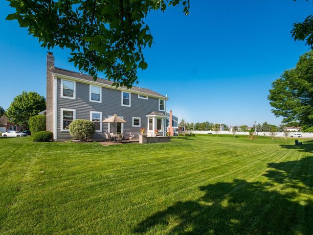 2037 Kingman Court, Lewis Center, OH 43035