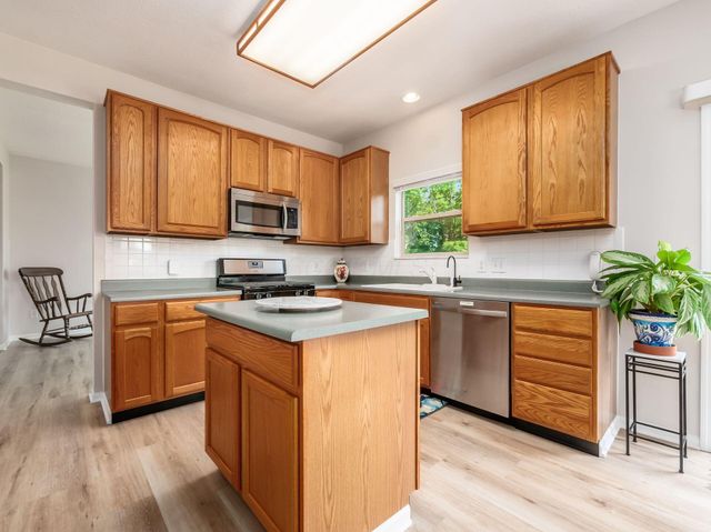 2037 Kingman Court, Lewis Center, OH 43035