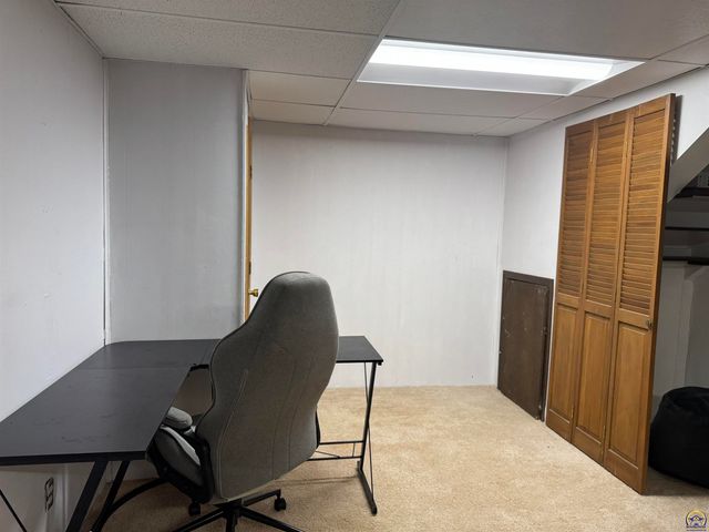 2926 SW Arrowhead RD, Topeka, KS 66614