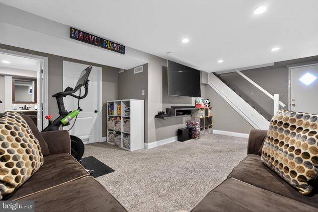 109 RUNNYMEDE AVE, Jenkintown, PA 19046
