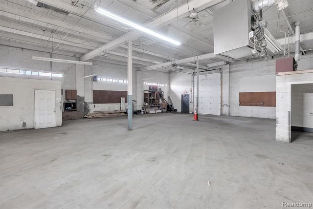 9900 Northlawn Street, Detroit, MI 48204