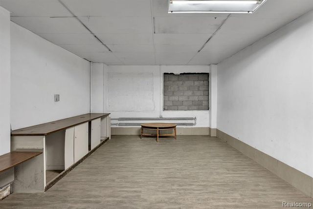 9900 Northlawn Street, Detroit, MI 48204