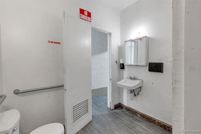 9900 Northlawn Street, Detroit, MI 48204