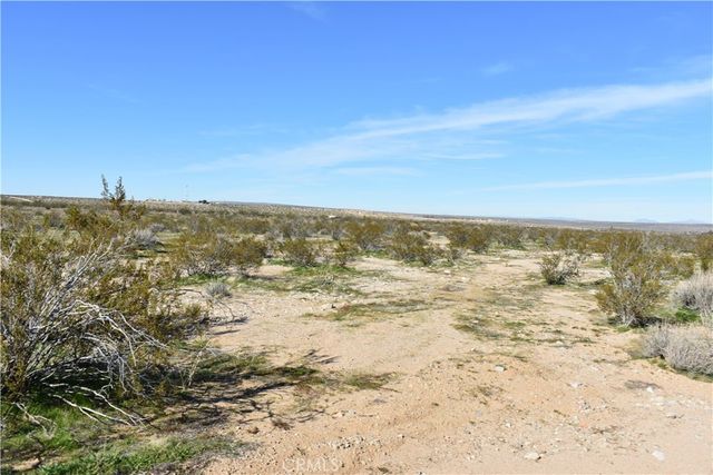 25 Frontier, Helendale, CA 92342