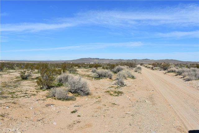 25 Frontier, Helendale, CA 92342