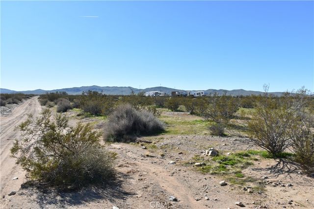 25 Frontier, Helendale, CA 92342